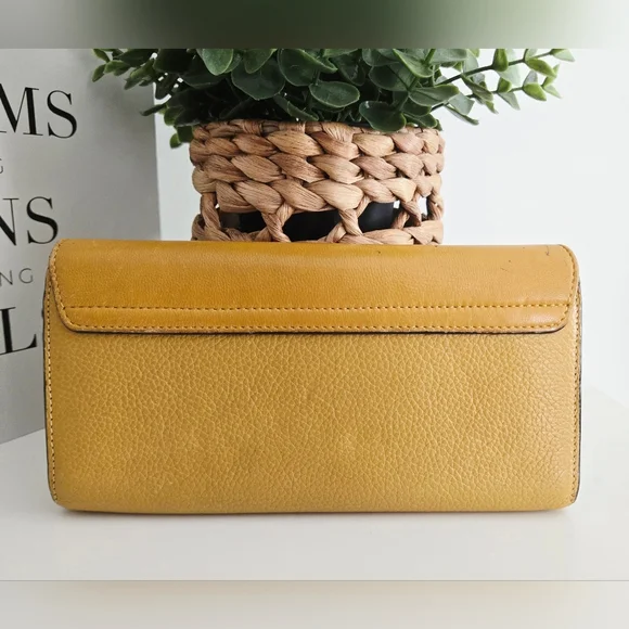 Authentic CHLOE Faye Leather Flap Wallet Card Holder Clutch WOC Crossbody - Picture 12 of 14